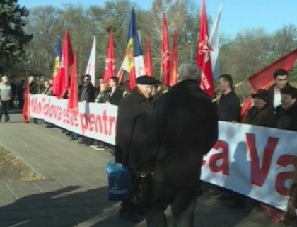 Intampinat cu fast, dar si cu proteste si nemultumiri! Vizita lui Barroso, marcata de incidente