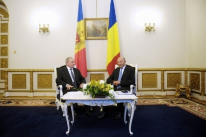 Cum l-a felicitat Nicolae Timofti pe omologul sau Traian Basescu, cu ocazia Zilei Nationale a Romaniei Cum l-a felicitat Nicolae Timofti pe omologul sau Traian Basescu, cu ocazia Zilei Nationale a Romaniei