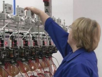 Ii ajuta pe altii sa fure! Cum isi castiga existenta doi electricieni din Causeni Ii ajuta pe altii sa fure! Cum isi castiga existenta doi electricieni din Causeni