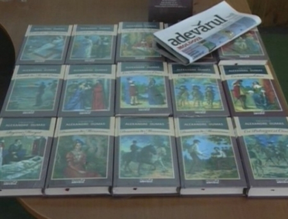 Colectie de carte semnata Alexandre Dumas si alte surprize pentru cei pasionati de basme