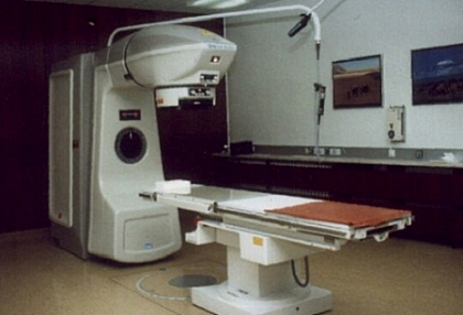 Vrea sa-si salveze copilul, dar risca sa-l omoare! O mama refuza tratamentul medical pentru fiul ei