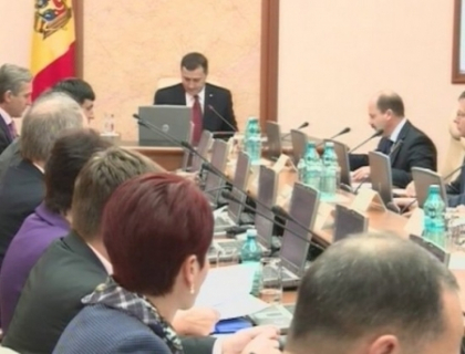 De ce Filat l-a inlocuit pe Timofti si de ce Leanca nu a fost prezent la reuniunea ministeriala?