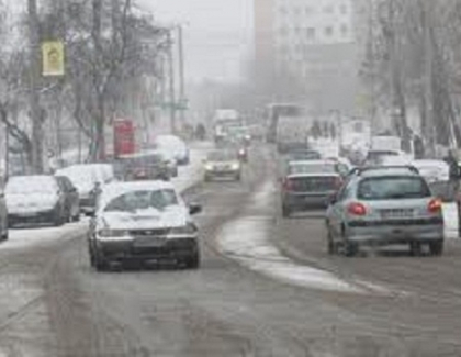 Poleiul si neatentia soferilor au cauzat 25 de accidente rutiere in capitala! Poleiul si neatentia soferilor au cauzat 25 de accidente rutiere in capitala!
