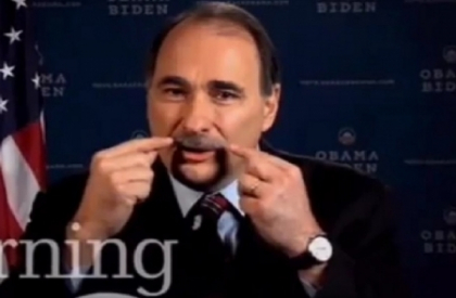 VIDEO. Gestul facut de un consilier al lui Barack Obama in direct la televizor VIDEO. Gestul facut de un consilier al lui Barack Obama in direct la televizor