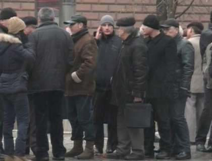 Alegeri cu scandal si cozi la sectiile de votare din Chisinau! Doi concurenti electorali s-au acuzat reciproc