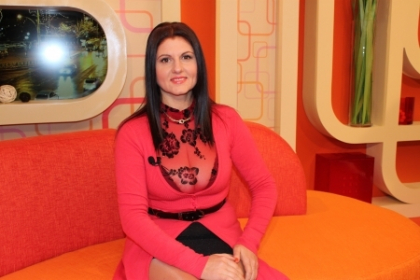 Aparitia care nu te va lasa indiferent. Lenuta Burghila loveste din nou, acum cu decolteul - FOTO/VIDEO
Aparitia care nu te va lasa indiferent. Lenuta Burghila loveste din nou, acum cu decolteul - FOTO/VIDEO