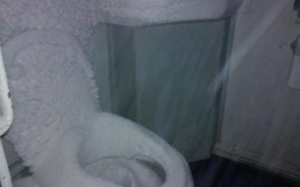Patania unor polonezi care calatoreau cu trenul. Ce surpriza au avut cand au mers la toaleta. FOTO Patania unor polonezi care calatoreau cu trenul. Ce surpriza au avut cand au mers la toaleta. FOTO