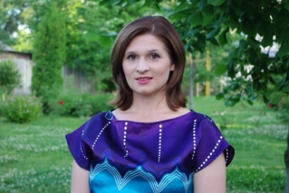Elena Robu a castigat Marul de Cristal! Reporterul Pro TV, printre cei mai buni jurnalisti din 2012 Elena Robu a castigat Marul de Cristal! Reporterul Pro TV, printre cei mai buni jurnalisti din 2012