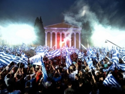 Grecia a ajuns la capatul puterilor. "Nimeni nu ne mai poate ajuta", striga mii de eleni 