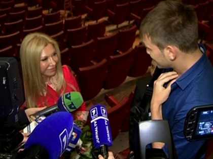 Vedeta cu tupeu. Uite cum a abordat-o Ionel Istrati pe mama lui Dan Balan - VIDEO Vedeta cu tupeu. Uite cum a abordat-o Ionel Istrati pe mama lui Dan Balan - VIDEO