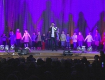 Au cantat pentru Victoria! Cati bani s-au strans din concertul organizat pentru eroina de la Daruiesti si Castigi Au cantat pentru Victoria! Cati bani s-au strans din concertul organizat pentru eroina de la Daruiesti si Castigi