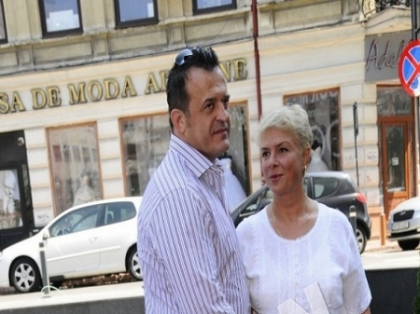 Greu de crezut! Teo Trandafir a aflat din presa ca sotul ei a parasit-o. Uite ce a mai declarat vedeta