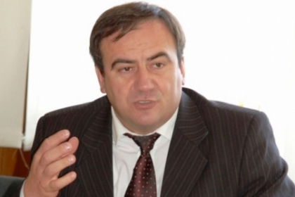 Cutremur la Ministerul Educatiei. Valentin Crudu, suspendat din functie Cutremur la Ministerul Educatiei. Valentin Crudu, suspendat din functie
