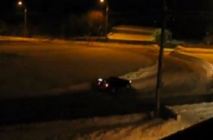 Viteza si adrenalina... pe cauciuc! Distractia nocturna a unor tineri care le da batai de cap locatarilor