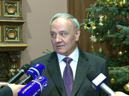 Nicolae Timofti isi sarbatoreste ziua de nastere. Cine l-a felicitat si ce cadouri a primit