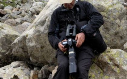 Cine e intrusul din fotografie. Descoperirea facuta de barbat cand s-a uitat cu atentie peste poze Cine e intrusul din fotografie. Descoperirea facuta de barbat cand s-a uitat cu atentie peste poze