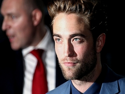 Cel mai celebru "vampir", Robert Pattinson, are o noua tunsoare. De ce o ascunde? - FOTO