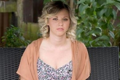 Virgina la 26 de ani. Drama femeii care nu suporta sa vada si sa fie atinsa de barbati - FOTO Virgina la 26 de ani. Drama femeii care nu suporta sa vada si sa fie atinsa de barbati - FOTO