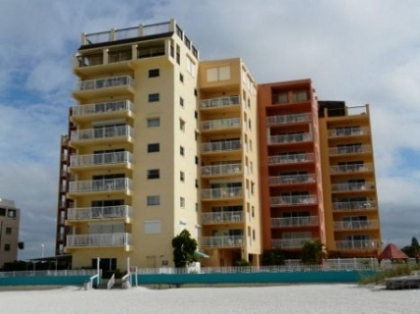 Afaceri imobiliare ilegale. Doi concubini, condamnati la ani grei de inchisoare