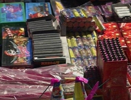 Petardele se vand la negru in pietile din Capitala! Mai multi comercianti au ramas fara marfa Petardele se vand la negru in pietile din Capitala! Mai multi comercianti au ramas fara marfa