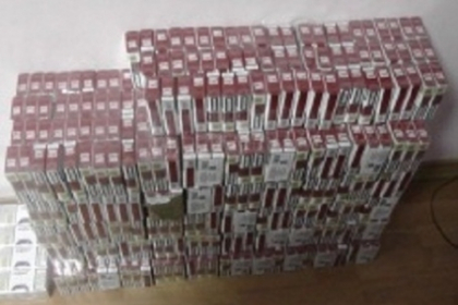 Tigari de contrabanda si cosmetice de brand, confiscate la vama Leuseni-Albita