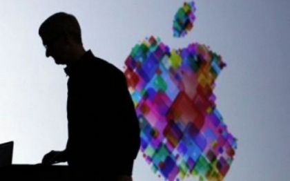 Pachetul salarial al sefului Apple a scazut de aproape 100 de ori in acest an Pachetul salarial al sefului Apple a scazut de aproape 100 de ori in acest an