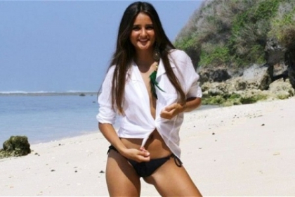 Si-a scos virginitatea la licitatie si apare in Playboy. Ce face o brazilianca in scopuri caritabile - VIDEO
Si-a scos virginitatea la licitatie si apare in Playboy. Ce face o brazilianca in scopuri caritabile - VIDEO