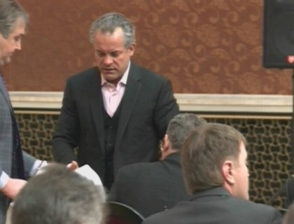 Zambaret si bronzat, Vlad Plahotniuc isi sarbatoreste una dintre zilele de nastere! Cum l-au felicitat colegii