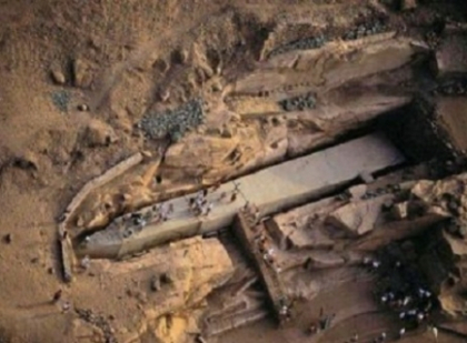 Descoperirea ANULUI in Egipt: Un obelisc de marimea unui bloc, construit dintr-un material IMPOSIBIL!