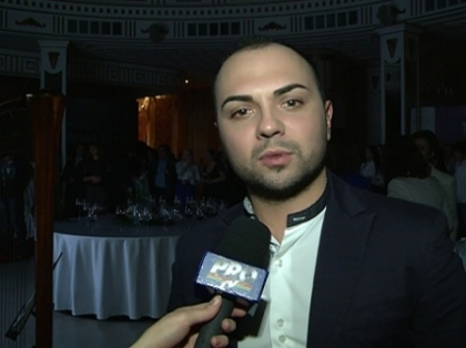 "Imi pensez sprancenele de la 19 ani." Cat cheltuie Igor Sarbu pentru a se mentine frumos - VIDEO
"Imi pensez sprancenele de la 19 ani." Cat cheltuie Igor Sarbu pentru a se mentine frumos - VIDEO