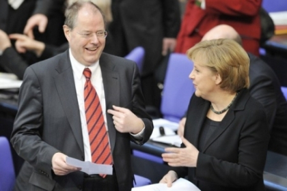 Adversarul social-democrat al lui Merkel: "Jobul de cancelar nu este platit bine". Cat castiga actualul cancelar Adversarul social-democrat al lui Merkel: "Jobul de cancelar nu este platit bine". Cat castiga actualul cancelar