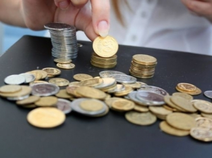 Tara in care cei cu salarii de 1.000 de euro se considera saraci si traiesc din ajutoare sociale Tara in care cei cu salarii de 1.000 de euro se considera saraci si traiesc din ajutoare sociale