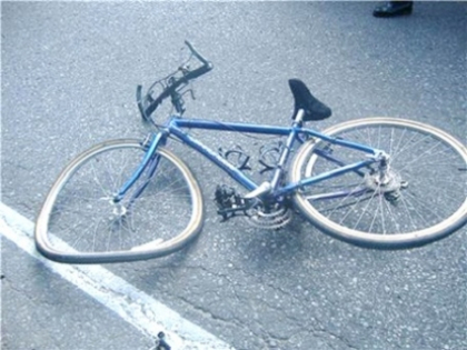 A tamponat MORTAL un biciclist dupa care s-a facut nevazut. Soferul BEAT, retinut de politie A tamponat MORTAL un biciclist dupa care s-a facut nevazut. Soferul BEAT, retinut de politie