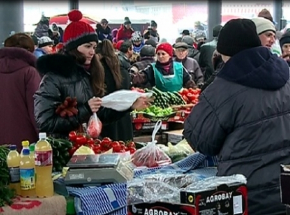 Pe ultima suta de metri! Chisinauienii au facut cumparaturi pentru masa de Craciun Pe ultima suta de metri! Chisinauienii au facut cumparaturi pentru masa de Craciun