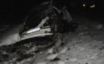 Neatentia i-a costat viata. Doi tineri din Cantemir au MURIT dupa ce au intrat cu masina in copac