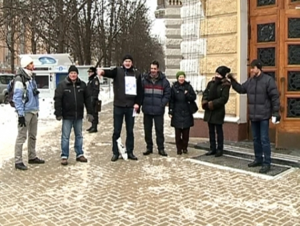 Pizzeria a scos din nou oamenii in strada. Ce i-a nemultumit de aceasta data pe protestatari