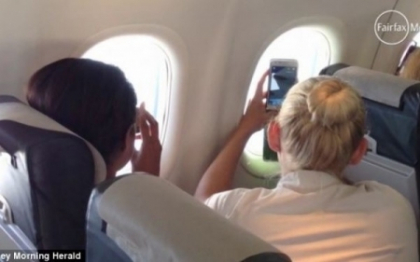 Surpriza uriasa pentru pasagerii unui zbor. Ce au observat cand s-au uitat pe geamul avionului. FOTO