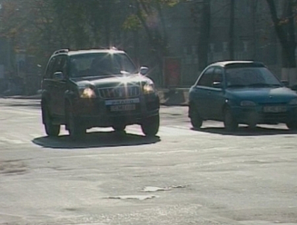 Oficial! De astazi, soferii platesc mai mult pentru taxa de drum Oficial! De astazi, soferii platesc mai mult pentru taxa de drum