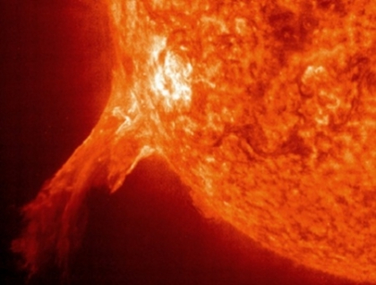 O eruptie solara uriasa se indreapta spre Terra. Care sunt riscurile. FOTO si VIDEO