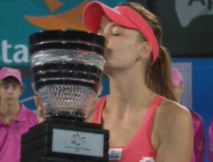 Calca totul in picioare! Jucatoarea din Polonia, Agnieszka Radwanska, a castigat din nou Calca totul in picioare! Jucatoarea din Polonia, Agnieszka Radwanska, a castigat din nou