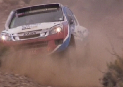 Se incing spiritele la Dakar 2013! Cum si-a rasturnat bolidul un pilot australian. Vezi faza rundei Se incing spiritele la Dakar 2013! Cum si-a rasturnat bolidul un pilot australian. Vezi faza rundei