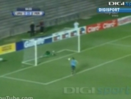 El e un adevrat erou! A salvat un gol ca si facut, cu o dubla interventie ireala El e un adevrat erou! A salvat un gol ca si facut, cu o dubla interventie ireala