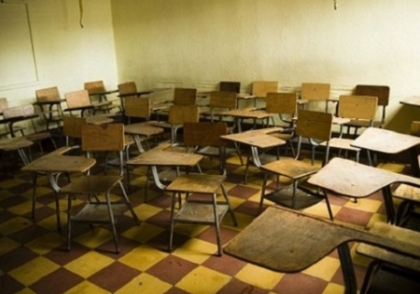 Intamplare socanta intr-o sala de clasa. Ce a patit o fata de 15 ani, sub banca, in fata profesorului