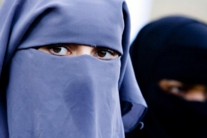 "Cum sa-ti bati corect femeia." Recomandarile socante ale cartilor de etica islamica
