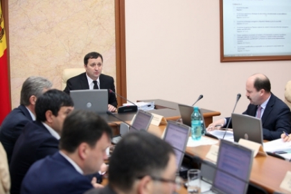 Limba oficiala, motiv de discutie la Guvern! Initiativa ce obliga deputatii sa cunoasca limba de stat, respinsa Limba oficiala, motiv de discutie la Guvern! Initiativa ce obliga deputatii sa cunoasca limba de stat, respinsa
