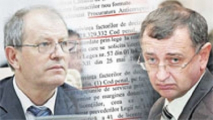 Andrei Usatai si directorul Camerei de Licentiere, Valentin Guznac, anchetati in 3 dosare penale Andrei Usatai si directorul Camerei de Licentiere, Valentin Guznac, anchetati in 3 dosare penale