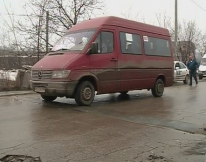 Soferii de pe ruta de microbuz 107 nu mai vor sa circule pana la Bubuieci! Ce i-a scos din sarite Soferii de pe ruta de microbuz 107 nu mai vor sa circule pana la Bubuieci! Ce i-a scos din sarite