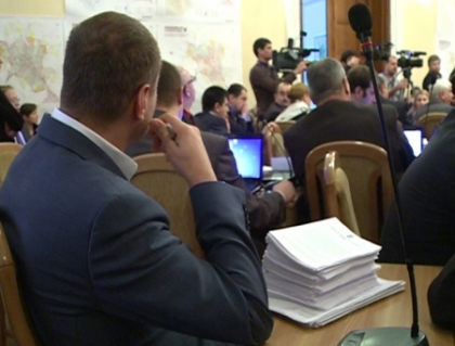Chiar daca au calculatoare, consilierii municipali continua sa cheltuie tone de hartie. Ce spune Primaria