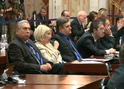 "Initiativa PCRM de a-l demite pe Plahotniuc e ilegala". Ce se va discuta la sedinta extraordinara a Parlamentului