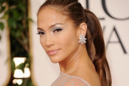 Paparazzi au crezut ca au dat lovitura! Cum a fost surprinsa Jennifer Lopez la piscina - FOTO

